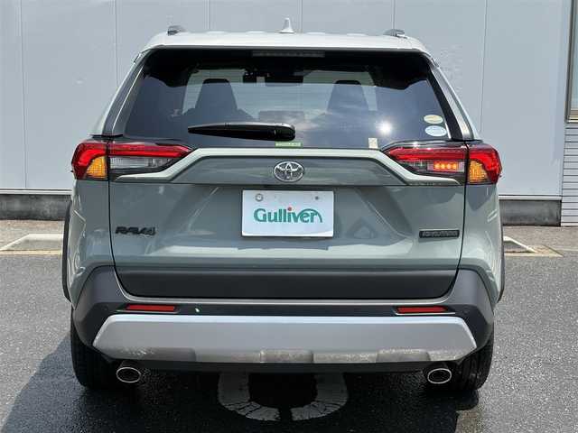 トヨタ ＲＡＶ４ アドベンチャー 三重県 2020(令2)年 1.9万km アッシュグレーメタリック/アーバンカーキ パノラマムーンルーフ/ツートンカラー/寒冷地仕様/ステアリングヒーターセット（ステアリングヒーター/快適温熱シート（運転席/助手席）/シートベンチレーション（助手席））/パノラミックビューモニターセット（パノラマミックビューモニター/カメラ付きドアミラー/ブラインドスポットモニター/リアクロストラフィックブレーキ/ドアミラー足元照明）/9インチディスプレイオーディオ（Bluetooth/TV/AM/FM/USB/Miracast）/セーフティセンス（プリクラッシュセーフティ/レーントレーシングアシストボート/レーダークルーズコントロール/オートマチックハイビーム/ロードサインアシスト）/デジタルインナーミラー/ドライブレコーダー（前後）/ETC2.0/オレンジステッチ入ブラック合皮スポーティシート/パワーシート（運転席）/パワーバックドア/USBポート/オプティトロンメーター（自発光式アナログメーター）/7インチマルチインフォメーション/サテンメッキ加飾付革巻きステアリングホイール/サテンメッキ加飾付革巻きシフトノブ/アクセサリーコンセント(ラゲッジルーム)/スペアキー