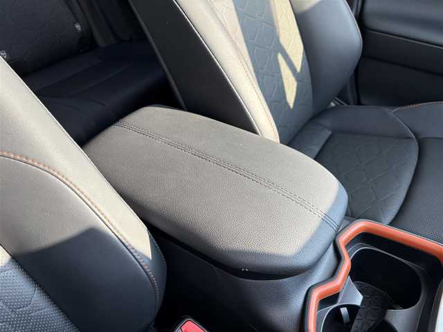 トヨタ ＲＡＶ４ アドベンチャー 三重県 2020(令2)年 1.9万km アッシュグレーメタリック/アーバンカーキ パノラマムーンルーフ/ツートンカラー/寒冷地仕様/ステアリングヒーターセット（ステアリングヒーター/快適温熱シート（運転席/助手席）/シートベンチレーション（助手席））/パノラミックビューモニターセット（パノラマミックビューモニター/カメラ付きドアミラー/ブラインドスポットモニター/リアクロストラフィックブレーキ/ドアミラー足元照明）/9インチディスプレイオーディオ（Bluetooth/TV/AM/FM/USB/Miracast）/セーフティセンス（プリクラッシュセーフティ/レーントレーシングアシストボート/レーダークルーズコントロール/オートマチックハイビーム/ロードサインアシスト）/デジタルインナーミラー/ドライブレコーダー（前後）/ETC2.0/オレンジステッチ入ブラック合皮スポーティシート/パワーシート（運転席）/パワーバックドア/USBポート/オプティトロンメーター（自発光式アナログメーター）/7インチマルチインフォメーション/サテンメッキ加飾付革巻きステアリングホイール/サテンメッキ加飾付革巻きシフトノブ/アクセサリーコンセント(ラゲッジルーム)/スペアキー