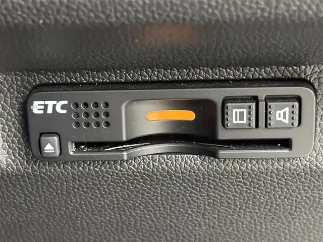 ホンダ フリード＋ ハイブリット EX 福岡県 2018(平30)年 6.1万km ホワイトオーキッドパール 純正ナビ　/デジタルルームミラー　/両側パワースライドドア　/ＥＴＣ　/ドライブレコーダー　/バックカメラ　/レーダークルーズコントロール　/衝突軽減被害システム　/レーンキープ　/シートヒーター　/純正１５インチＡＷ