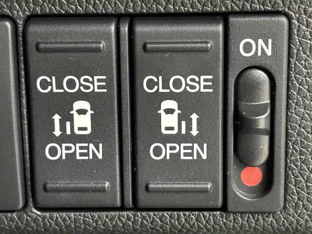 ホンダ フリード＋ ハイブリット EX 福岡県 2018(平30)年 6.1万km ホワイトオーキッドパール 純正ナビ　/デジタルルームミラー　/両側パワースライドドア　/ＥＴＣ　/ドライブレコーダー　/バックカメラ　/レーダークルーズコントロール　/衝突軽減被害システム　/レーンキープ　/シートヒーター　/純正１５インチＡＷ