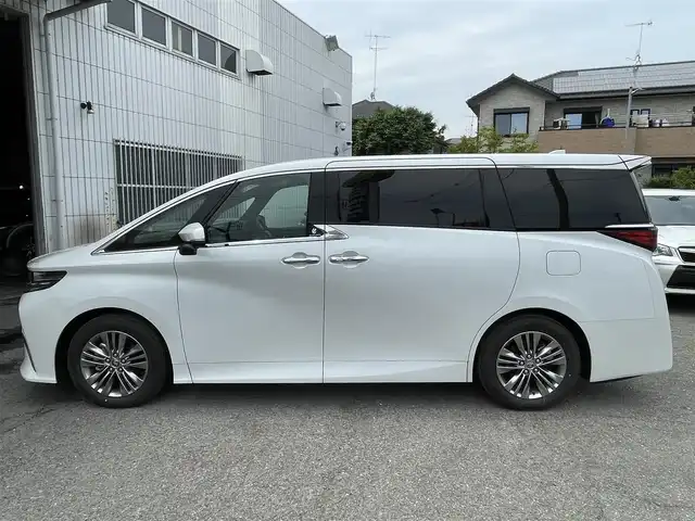 トヨタ アルファード Z 神奈川県 2024(令6)年 0.1万km未満 プラチナホワイトパールマイカ ワンオーナー/純正ナビ/フルセグTV/パノラマビューカメラ/デジタルインナーミラー/プリクラセーフティシステム/レーントレーシングアシスト/レーンチェンジアシスト/レーンディパーチャーアラート/プロアクティブドライビングアシスト/ロードサインアシスト/レーダークルーズコントロール/パーキングサポートブレーキ/黒レザーシート/シートヒーター＆シートベンチレーター/両側パワースライドドア/パワーバックドア/電動チルトステアリング/ステアリングヒーター/スペアタイヤー/置くだけワイヤレス充電/ビルトイン」ETC/保証書/スマートキー