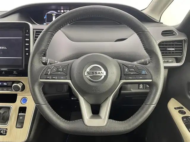 日産 セレナ e－パワー ハイウェイスター V 埼玉県 2020(令2)年 2万km ブリリアントホワイトパール 純正ナビ/全方位カメラ/ETC/前後ドライブレコーダー/プロパイロット/ブラインドスポットモニター/車線逸脱警報/標識認識機能/駐車支援システム/電子パーキングシステム/オートブレーキホールド/ウィンカーミラー/フロントフォグランプ/プッシュスタート/ステアリングリモコン/ロールサンシェード/両側パワースライドドア/純正フロアマット/純正ドアバイザー/純正16インチアルミホイール