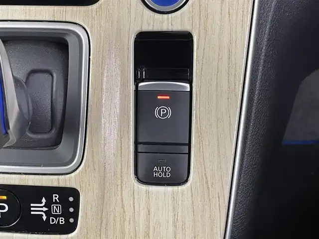 日産 セレナ e－パワー ハイウェイスター V 埼玉県 2020(令2)年 2万km ブリリアントホワイトパール 純正ナビ/全方位カメラ/ETC/前後ドライブレコーダー/プロパイロット/ブラインドスポットモニター/車線逸脱警報/標識認識機能/駐車支援システム/電子パーキングシステム/オートブレーキホールド/ウィンカーミラー/フロントフォグランプ/プッシュスタート/ステアリングリモコン/ロールサンシェード/両側パワースライドドア/純正フロアマット/純正ドアバイザー/純正16インチアルミホイール