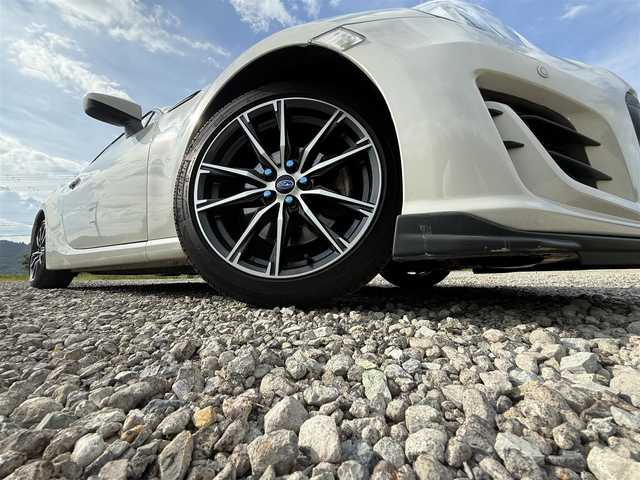 スバル ＢＲＺ S 兵庫県 2017(平29)年 5.6万km クリスタルホワイトP STIFエアロ/トランクスポイラー/ブリッツ車高調/純正ナビ/バックモニター/フルセグTV/純正アルミホイール/LEDヘッドライト/クリアランスソナー/ハーフレザーシート/スマートキー/プッシュスタート/革巻きステアリング