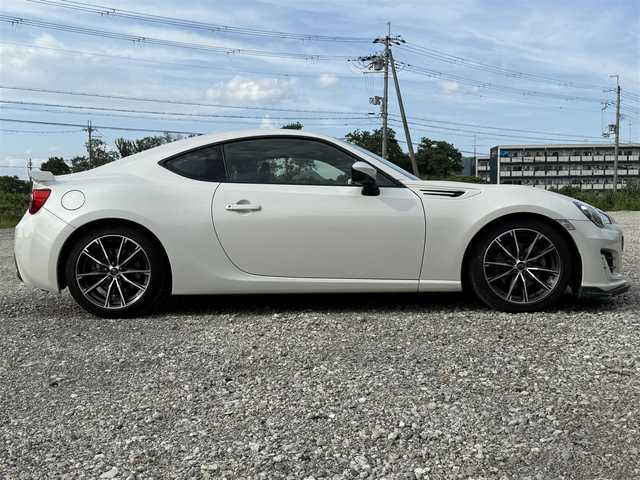 スバル ＢＲＺ S 兵庫県 2017(平29)年 5.6万km クリスタルホワイトP STIFエアロ/トランクスポイラー/ブリッツ車高調/純正ナビ/バックモニター/フルセグTV/純正アルミホイール/LEDヘッドライト/クリアランスソナー/ハーフレザーシート/スマートキー/プッシュスタート/革巻きステアリング