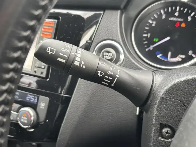 日産 エクストレイル ハイブリッド 20X エマージェンシーブレーキ 宮城県 2016(平28)年 10.9万km ブリリアントシルバー 登録時走行距離108425km/ＳＤナビ/フルセグＴＶ/ＣＤ／Ｂｌｕｅｔｏｏｔｈ/電動リアゲート/電格ミラー/純正フロアマット/レザーシート/シートヒーター/純正アルミホイール/レーンキープ/オートライト/コーンーセンサー