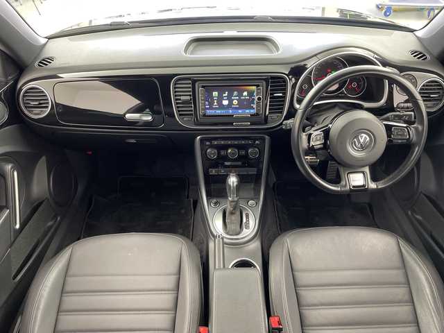 フォルクスワーゲン ザ・ビートル Rラインマイスター 岐阜県 2019(令1)年 6.6万km 黒 7インチナビ/　(TV/CD/DVD/Bluetooth/SD/USB/VTR/iPod)/革巻きステアリング/ステアリングリモコン/パドルシフト/HIDヘッドライト/オートライト/ヘッドライトレベライザー/黒革シート/シートヒーター(D/N席)/防眩ミラー/リアトラフィック/ブラインドスポットビューモニター/コーナーセンサー/スマートキー/プッシュスタート/スペアキー