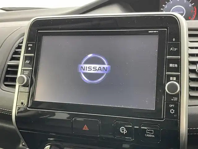 日産 セレナ ハイウェイスター Vセレクション 岡山県 2018(平30)年 5.8万km ブリリアントホワイトパール 純正9インチナビ/（CD/DVD/ブルーレイ/BT/フルセグ/USB）/型番：MM518D-L /純正11インチフリップダウンモニター /衝突軽減ブレーキ /両側電動スライド /アラウンドビューモニター /ビルトインETC /LEDヘッドライト /フォグランプ/オートライト/クルーズコントロール /ドライブレコーダー/コーナーセンサー/プッシュスタート/純正アルミホイール/新車保証書/取扱説明書/スペアキー×１