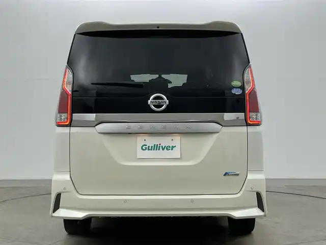日産 セレナ ハイウェイスター Vセレクション 岡山県 2018(平30)年 5.8万km ブリリアントホワイトパール 純正9インチナビ/（CD/DVD/ブルーレイ/BT/フルセグ/USB）/型番：MM518D-L /純正11インチフリップダウンモニター /衝突軽減ブレーキ /両側電動スライド /アラウンドビューモニター /ビルトインETC /LEDヘッドライト /フォグランプ/オートライト/クルーズコントロール /ドライブレコーダー/コーナーセンサー/プッシュスタート/純正アルミホイール/新車保証書/取扱説明書/スペアキー×１
