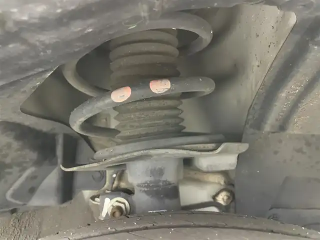 日産 セレナ ハイウェイスター Vセレクション 岡山県 2018(平30)年 5.8万km ブリリアントホワイトパール 純正9インチナビ/（CD/DVD/ブルーレイ/BT/フルセグ/USB）/型番：MM518D-L /純正11インチフリップダウンモニター /衝突軽減ブレーキ /両側電動スライド /アラウンドビューモニター /ビルトインETC /LEDヘッドライト /フォグランプ/オートライト/クルーズコントロール /ドライブレコーダー/コーナーセンサー/プッシュスタート/純正アルミホイール/新車保証書/取扱説明書/スペアキー×１