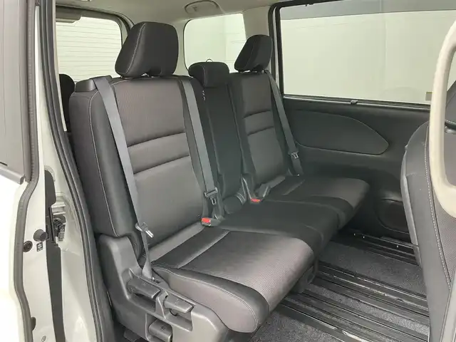 日産 セレナ ハイウェイスター Vセレクション 岡山県 2018(平30)年 5.8万km ブリリアントホワイトパール 純正9インチナビ/（CD/DVD/ブルーレイ/BT/フルセグ/USB）/型番：MM518D-L /純正11インチフリップダウンモニター /衝突軽減ブレーキ /両側電動スライド /アラウンドビューモニター /ビルトインETC /LEDヘッドライト /フォグランプ/オートライト/クルーズコントロール /ドライブレコーダー/コーナーセンサー/プッシュスタート/純正アルミホイール/新車保証書/取扱説明書/スペアキー×１