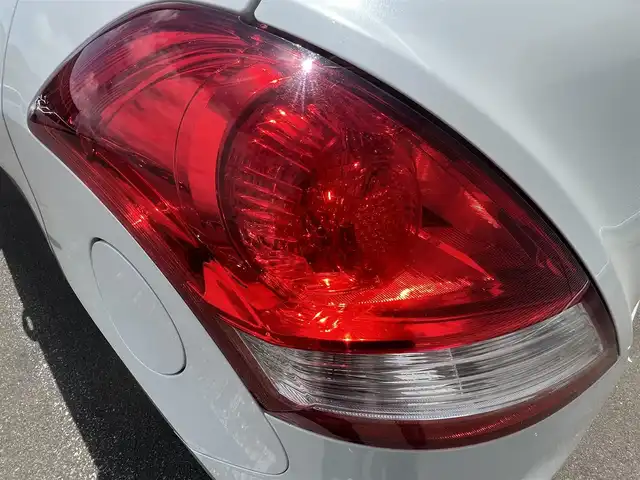 スズキ スイフト スポーツ 秋田県 2015(平27)年 9.7万km スノーホワイトパール 社外ナビ/フルセグ/LEDヘッドライト/社外アルミ/スマートキー/プッシュスタート/クルーズコントロール/社外フロアマット/純正ドアバイザー/ETC/オートライト/オートエアコン/パワーステアリング/パワーウィンドウ/横滑り防止/盗難防止装置/電動格納ウィンカーミラー/保証書/取扱説明書/記録簿