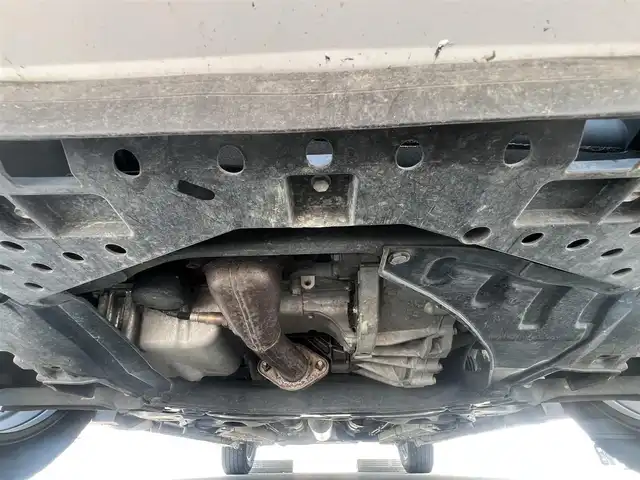 スズキ スイフト スポーツ 秋田県 2015(平27)年 9.7万km スノーホワイトパール 社外ナビ/フルセグ/LEDヘッドライト/社外アルミ/スマートキー/プッシュスタート/クルーズコントロール/社外フロアマット/純正ドアバイザー/ETC/オートライト/オートエアコン/パワーステアリング/パワーウィンドウ/横滑り防止/盗難防止装置/電動格納ウィンカーミラー/保証書/取扱説明書/記録簿