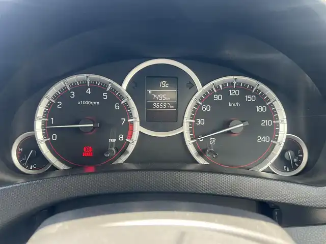 スズキ スイフト スポーツ 秋田県 2015(平27)年 9.7万km スノーホワイトパール 社外ナビ/フルセグ/LEDヘッドライト/社外アルミ/スマートキー/プッシュスタート/クルーズコントロール/社外フロアマット/純正ドアバイザー/ETC/オートライト/オートエアコン/パワーステアリング/パワーウィンドウ/横滑り防止/盗難防止装置/電動格納ウィンカーミラー/保証書/取扱説明書/記録簿