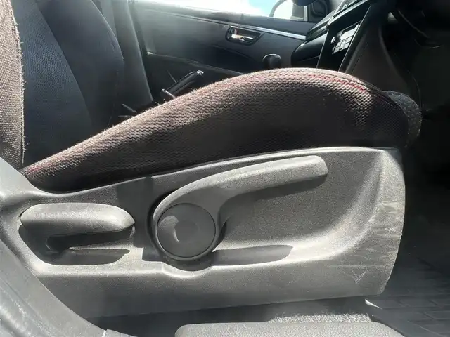 スズキ スイフト スポーツ 秋田県 2015(平27)年 9.7万km スノーホワイトパール 社外ナビ/フルセグ/LEDヘッドライト/社外アルミ/スマートキー/プッシュスタート/クルーズコントロール/社外フロアマット/純正ドアバイザー/ETC/オートライト/オートエアコン/パワーステアリング/パワーウィンドウ/横滑り防止/盗難防止装置/電動格納ウィンカーミラー/保証書/取扱説明書/記録簿