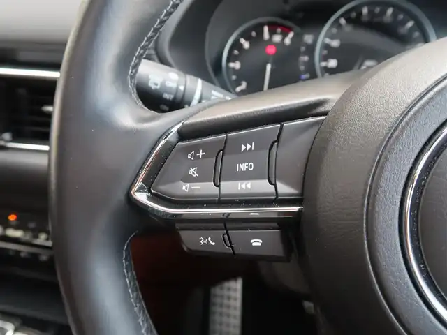 マツダ ＣＸ－８ XD エクスクルーシブモード 石川県 2021(令3)年 2.6万km ジェットブラックマイカ ワンオーナー/スマートキー/プッシュスタート/ステアリングリモコン/純正メモリナビゲーション/フルセグテレビ/バックカメラ/クルーズコントロール/サンルーフ/メモリフロント電動シート/全席シートヒーター/フロントシートベンチレーション/ステアリングヒーター/ETC/全方位カメラ/前後ドライブレコーダー/ヘッドアップディスプレイ/パワートランクゲート/コーナーソナー