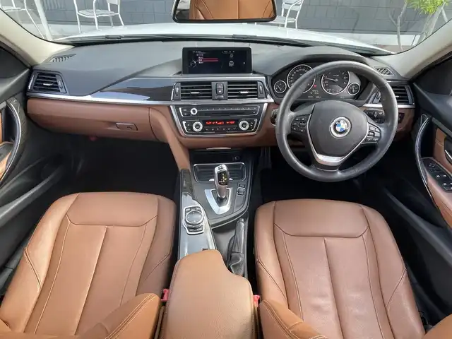 ＢＭＷ ３２０ｉ ラグジュアリー 滋賀県 2015(平27)年 4.1万km アルピンホワイトⅢ レザーシート(ブラウン)/シートヒーター(D/N席)/パワーシート(D/N席)/純正ナビ/CD/DVD/BT/USB/Bカメラ/ドライビングアシスト/ACC/LKA/ルームミラーETC/純正17インチAW/純正フロアマット/スペアキー1本