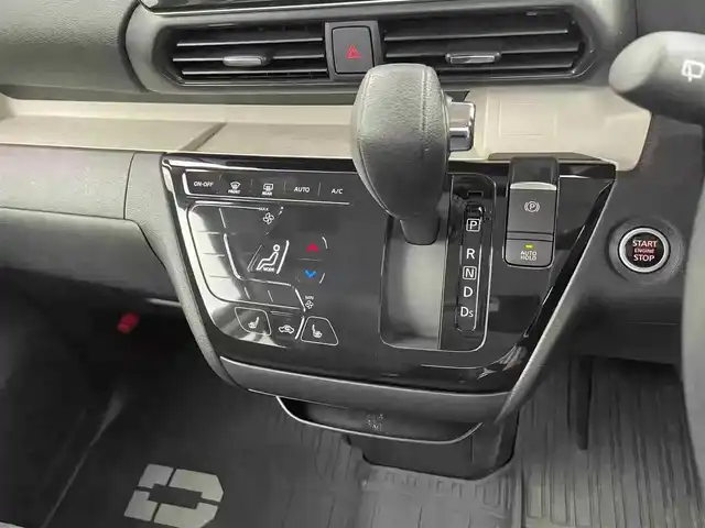 三菱 デリカミニ T プレミアム 栃木県 2025(令7)年 0.2万km オレンジⅡ 4WD/ターボ/デジタルルームーミラー/マルチアラウンドモニター/三菱e-Assist デリカミニ Tプレミアム/　衝突被害軽減ブレーキ/　踏み間違い防止アシスト/　オートハイビーム/　車線逸脱警告/　先行者発進通知/　標識認知システム/　車線維持支援/　ふらつき警報/　前方衝突予測警報/高速道路 同一車線運転支援機能 マイパイロット/レーダークルーズコントロール/ヒルディセントコントロール/両側パワースライドドア/ビルトインETC/ルーフレール/ステアリングヒーター/シートヒーター/アイドリングストップ/LEDヘッドライト/LEDフォグランプ/助手席シートバックテーブル/純正15インチアルミホイール/純正フロアマット(ラバータイプ)/スマートキー×2本/保証書、取扱説明書