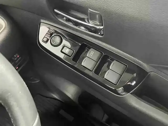 三菱 デリカミニ T プレミアム 栃木県 2025(令7)年 0.2万km オレンジⅡ 4WD/ターボ/デジタルルームーミラー/マルチアラウンドモニター/三菱e-Assist デリカミニ Tプレミアム/　衝突被害軽減ブレーキ/　踏み間違い防止アシスト/　オートハイビーム/　車線逸脱警告/　先行者発進通知/　標識認知システム/　車線維持支援/　ふらつき警報/　前方衝突予測警報/高速道路 同一車線運転支援機能 マイパイロット/レーダークルーズコントロール/ヒルディセントコントロール/両側パワースライドドア/ビルトインETC/ルーフレール/ステアリングヒーター/シートヒーター/アイドリングストップ/LEDヘッドライト/LEDフォグランプ/助手席シートバックテーブル/純正15インチアルミホイール/純正フロアマット(ラバータイプ)/スマートキー×2本/保証書、取扱説明書