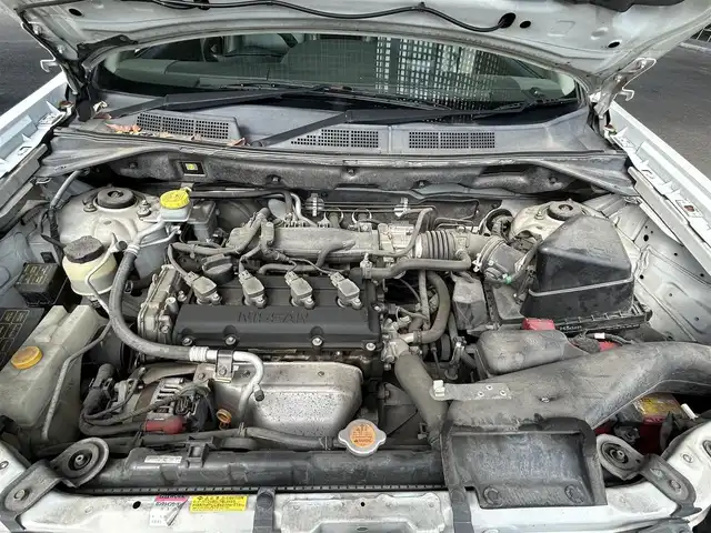 日産 エクストレイル Stt 宮城県 2005(平17)年 10.1万km ホワイトパール ・社外ナビ/(carrozzeria)/（AVIC-RZ900）/（フルセグTV/Bluetooth/CD/DVD/ミュージックサーバー）/・レザーシート/・前席シートヒーター/・革ステアリング/・電動格納ミラー/・HIDライト/・フロントフォグランプ/・フロアマット/・バイザー/・リアプライバシーガラス/・リモコンキー/・社外15インチアルミホイール/・ルーフレール/・Wエアバッグ/・取扱説明書