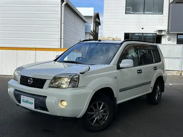 日産 エクストレイル Stt 宮城県 2005(平17)年 10.1万km ホワイトパール ・社外ナビ/(carrozzeria)/（AVIC-RZ900）/（フルセグTV/Bluetooth/CD/DVD/ミュージックサーバー）/・レザーシート/・前席シートヒーター/・革ステアリング/・電動格納ミラー/・HIDライト/・フロントフォグランプ/・フロアマット/・バイザー/・リアプライバシーガラス/・リモコンキー/・社外15インチアルミホイール/・ルーフレール/・Wエアバッグ/・取扱説明書