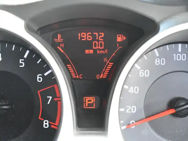 日産 ジューク 15RS タイプV 神奈川県 2012(平24)年 2万km ブリリアントシルバー 純正7インチワイドナビ/：ワンセグTV/：CD再生/：バックカメラ/マフラーカッター/純正フロアマット/：ドアバイザー/プライバシーガラス