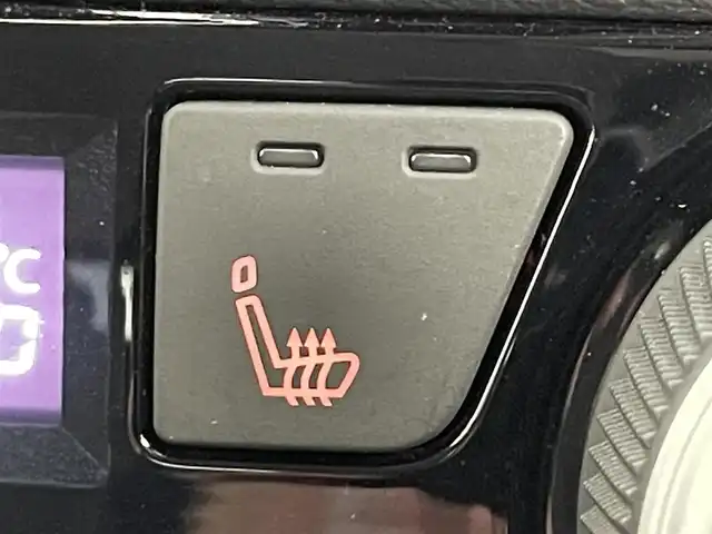 日産 キックス オーテック 道央・札幌 2023(令5)年 2万km ブリリアントホワイトパール ・4WD/・アラウンドビューモニター/・純正ナビ/CD/USB/フルセグTV/・ビルドインETC/・前後ドライブレコーダー/・衝突軽減ブレーキ/・横滑り防止装置/・レーンキープアシスト/・前後コーナーセンサー/・プロパイロット/・ブレーキホールド/・電動パーキングブレーキ/・コーナーリングスタビリティアシスト/・エマージェンシーブレーキ/LDW/LDP/・セーフティアシスト/・VIPERセキュリティ/・オートライト/・LEDライト/・LEDフォグランプ/・レベライザー/・シートヒーター/・プッシュスタート/・ステアヒーター/・スマートキー/・純正フロアマット/・ドアバイザー