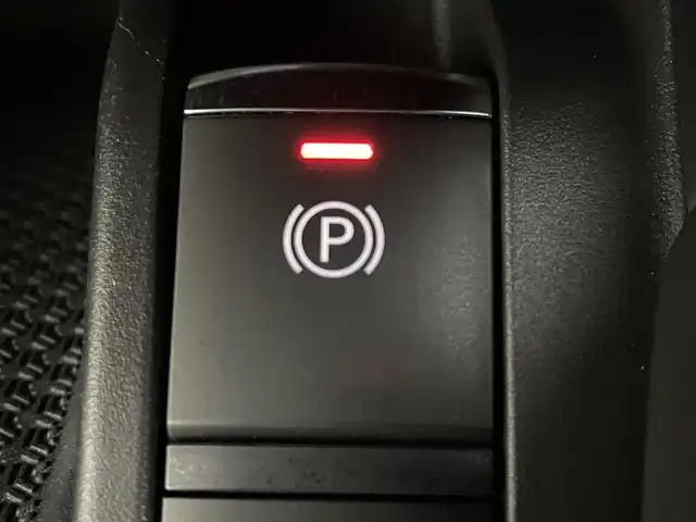 日産 キックス オーテック 道央・札幌 2023(令5)年 2万km ブリリアントホワイトパール ・4WD/・アラウンドビューモニター/・純正ナビ/CD/USB/フルセグTV/・ビルドインETC/・前後ドライブレコーダー/・衝突軽減ブレーキ/・横滑り防止装置/・レーンキープアシスト/・前後コーナーセンサー/・プロパイロット/・ブレーキホールド/・電動パーキングブレーキ/・コーナーリングスタビリティアシスト/・エマージェンシーブレーキ/LDW/LDP/・セーフティアシスト/・VIPERセキュリティ/・オートライト/・LEDライト/・LEDフォグランプ/・レベライザー/・シートヒーター/・プッシュスタート/・ステアヒーター/・スマートキー/・純正フロアマット/・ドアバイザー