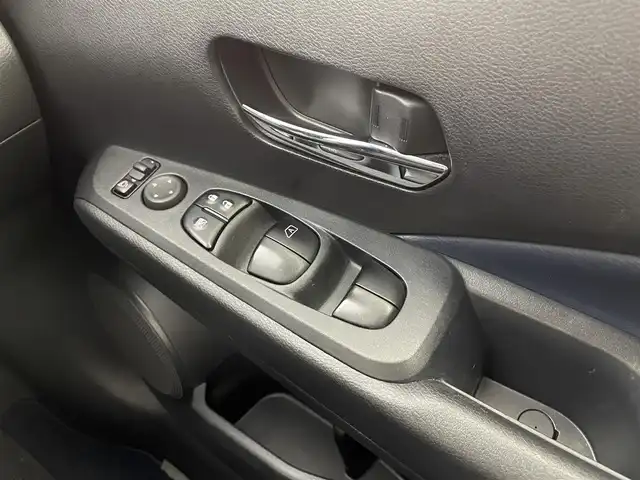 日産 キックス オーテック 道央・札幌 2023(令5)年 2万km ブリリアントホワイトパール ・4WD/・アラウンドビューモニター/・純正ナビ/CD/USB/フルセグTV/・ビルドインETC/・前後ドライブレコーダー/・衝突軽減ブレーキ/・横滑り防止装置/・レーンキープアシスト/・前後コーナーセンサー/・プロパイロット/・ブレーキホールド/・電動パーキングブレーキ/・コーナーリングスタビリティアシスト/・エマージェンシーブレーキ/LDW/LDP/・セーフティアシスト/・VIPERセキュリティ/・オートライト/・LEDライト/・LEDフォグランプ/・レベライザー/・シートヒーター/・プッシュスタート/・ステアヒーター/・スマートキー/・純正フロアマット/・ドアバイザー