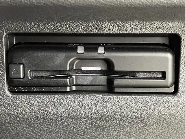 日産 キックス オーテック 道央・札幌 2023(令5)年 2万km ブリリアントホワイトパール ・4WD/・アラウンドビューモニター/・純正ナビ/CD/USB/フルセグTV/・ビルドインETC/・前後ドライブレコーダー/・衝突軽減ブレーキ/・横滑り防止装置/・レーンキープアシスト/・前後コーナーセンサー/・プロパイロット/・ブレーキホールド/・電動パーキングブレーキ/・コーナーリングスタビリティアシスト/・エマージェンシーブレーキ/LDW/LDP/・セーフティアシスト/・VIPERセキュリティ/・オートライト/・LEDライト/・LEDフォグランプ/・レベライザー/・シートヒーター/・プッシュスタート/・ステアヒーター/・スマートキー/・純正フロアマット/・ドアバイザー