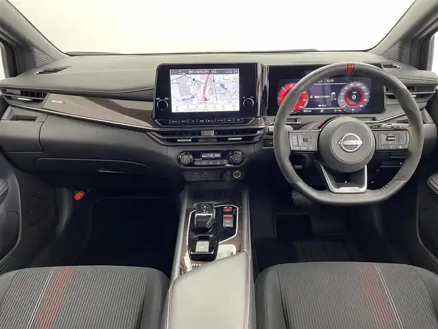 日産 オーラ ニスモ 千葉県 2022(令4)年 0.9万km スーパーブラック 禁煙車　/衝突軽減システム　/純正ナビ　/ＡＭ　ＦＭ　ＢＴ　フルセグ　/レーダークルーズコントロール　/レーンキープアシスト　/ブラインドスポットモニター　/全周囲カメラ　/標識検知機能/コーナーセンサー　/ふらつき検知/デジタルインナーミラー/ETC2.0/電格ミラー/LEDヘッドライト/オートライト/オートハイビーム/スマートキー2本/純正アルミホイール/純正フロアマット