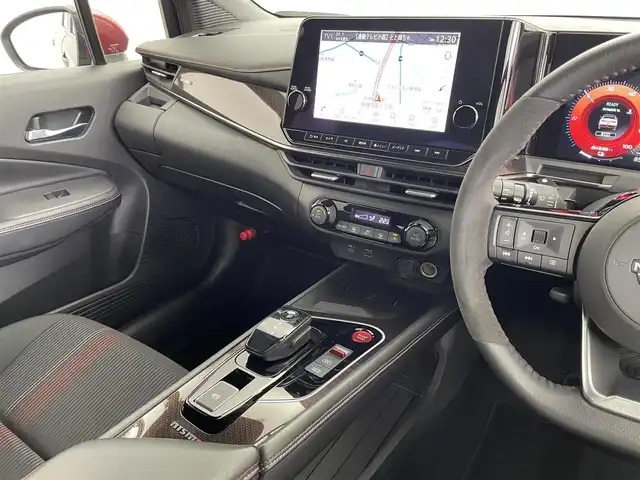 日産 オーラ ニスモ 千葉県 2022(令4)年 0.9万km スーパーブラック 禁煙車　/衝突軽減システム　/純正ナビ　/ＡＭ　ＦＭ　ＢＴ　フルセグ　/レーダークルーズコントロール　/レーンキープアシスト　/ブラインドスポットモニター　/全周囲カメラ　/標識検知機能/コーナーセンサー　/ふらつき検知/デジタルインナーミラー/ETC2.0/電格ミラー/LEDヘッドライト/オートライト/オートハイビーム/スマートキー2本/純正アルミホイール/純正フロアマット