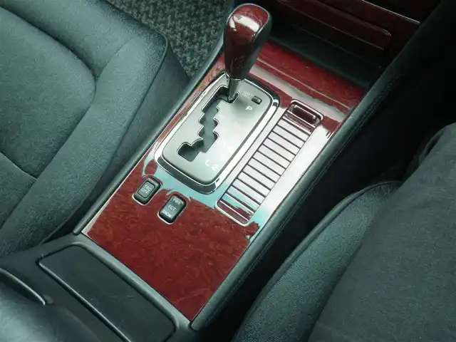 トヨタ ブレビス Ai250 神奈川県 2002(平14)年 4万km シルバーM 登録時39574km/純正オーディオ/運転席パワーシート/キセノンヘッドランプ/フォグランプ/オートライト/キーレスキーx2/電動格納ミラー