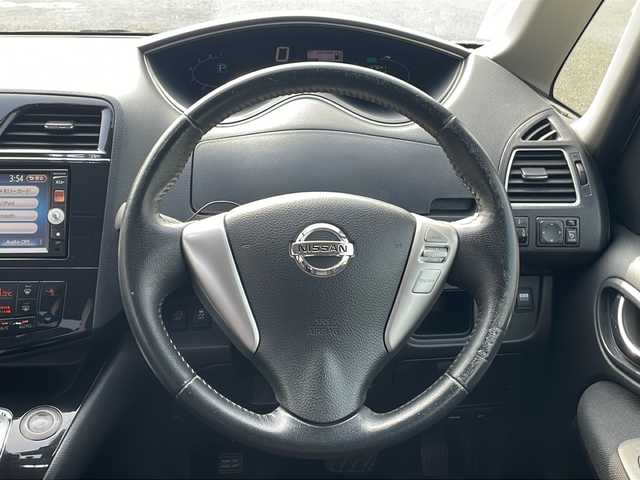 日産 セレナ ハイウェイスター Vセレクション 山梨県 2012(平24)年 13.8万km ブリリアントシルバー 純正SDナビ/Bluetooth接続/CD・DVD再生可能/ワンセグTV/バックカメラ/サイドカメラ/クルーズコントロール/フリップダウンモニター/両側パワースライドドア/横滑り防止装置/ビルトインETC/ドライブレコーダー/ダブルオートエアコン/フロアマット/スペアキー/スマートキー/プッシュスタート/取扱説明書/保証書