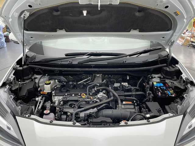 トヨタ ヤリスクロス ハイブリッド Z 長野県 2024(令6)年 0.8万km パープリッシュホワイト 4WD/純正ディスプレイオーディオ（ナビ更新切れ）/Bluetooth/フルセグTV/全方位カメラ/ETC/横滑り防止装置/盗難防止装置/衝突被害軽減システム/レーンキープアシスト/純正18インチAW装着/コーナーセンサー/前席シートヒーター/ヘッドライトレベライザー/ステアリングヒーター/革巻きステアリング/電動ブレーキホールド/運転席パワーシート/LEDヘッドライト/スマートキー