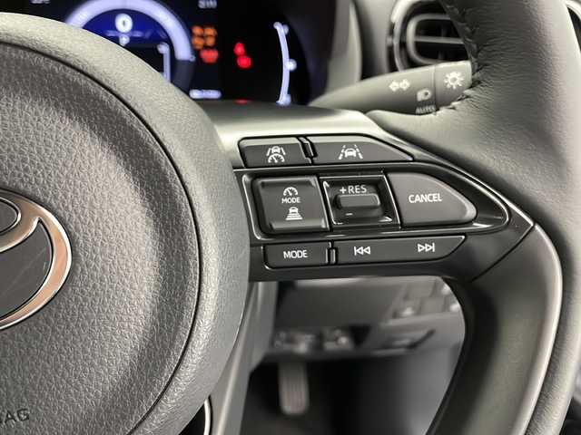 トヨタ ヤリスクロス ハイブリッド Z 長野県 2024(令6)年 0.8万km パープリッシュホワイト 4WD/純正ディスプレイオーディオ（ナビ更新切れ）/Bluetooth/フルセグTV/全方位カメラ/ETC/横滑り防止装置/盗難防止装置/衝突被害軽減システム/レーンキープアシスト/純正18インチAW装着/コーナーセンサー/前席シートヒーター/ヘッドライトレベライザー/ステアリングヒーター/革巻きステアリング/電動ブレーキホールド/運転席パワーシート/LEDヘッドライト/スマートキー