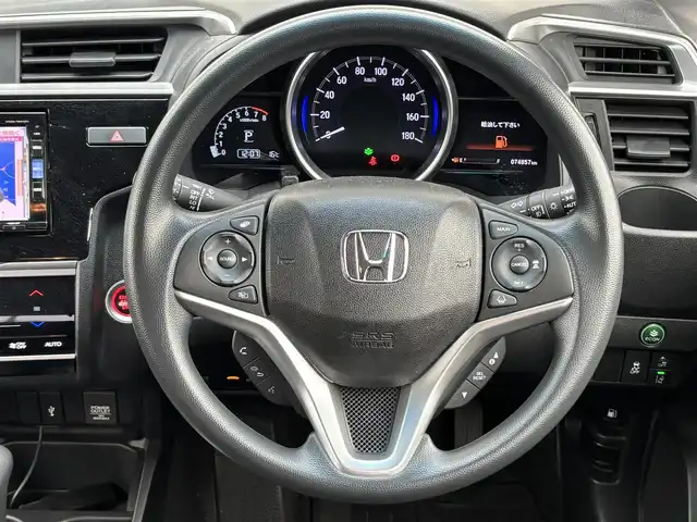 ホンダ フィット 13G L ホンダセンシング 茨城県 2018(平30)年 7.5万km ルージュアメジストM 純正ナビ(フルセグ/AMFM/Bluetooth)/純正ドライブレコーダー/バックカメラ/クルーズコントロール/オートエアコン/ビルトインＥＴＣ/レーンキープアシスト/純正フロアマット/保証書