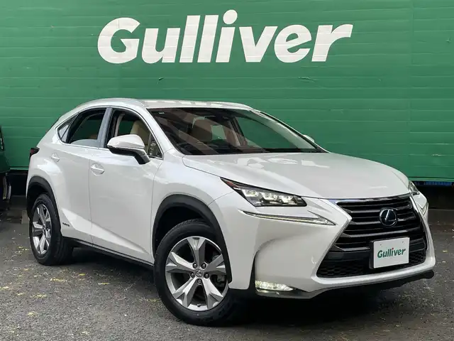 レクサス ＮＸ 300h バージョンL 東京都 2014(平26)年 4.9万km ソニッククォーツ ワンオーナー/プリクラッシュセーフティーシステムセット/・プリクラッシュセーフティーシステム/・レーダークルーズコントロール/HUD付レーンディパーチャーアシストセット/・レーンディパーチャーアラート/・オートマチックハイビーム/5本スポーク切削光輝18インチホイール/ルーフレール/バックカメラ/サイドカメラ/パワーバックドア/ドライブモードセレクト/三眼LED/革巻きステアリング/ステアリングヒーター/パドルシフト/レザーシート/シートヒーター(運転席＆助手席)/シートベンチレーション(運転席＆助手席)/パワーシート(運転席＆助手席)/メモリーシート(運転席)/AC100V電源/保証書/取扱説明書/スペアキー×2