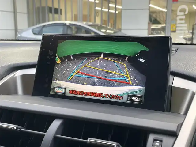 レクサス ＮＸ 300h バージョンL 東京都 2014(平26)年 4.9万km ソニッククォーツ ワンオーナー/プリクラッシュセーフティーシステムセット/・プリクラッシュセーフティーシステム/・レーダークルーズコントロール/HUD付レーンディパーチャーアシストセット/・レーンディパーチャーアラート/・オートマチックハイビーム/5本スポーク切削光輝18インチホイール/ルーフレール/バックカメラ/サイドカメラ/パワーバックドア/ドライブモードセレクト/三眼LED/革巻きステアリング/ステアリングヒーター/パドルシフト/レザーシート/シートヒーター(運転席＆助手席)/シートベンチレーション(運転席＆助手席)/パワーシート(運転席＆助手席)/メモリーシート(運転席)/AC100V電源/保証書/取扱説明書/スペアキー×2