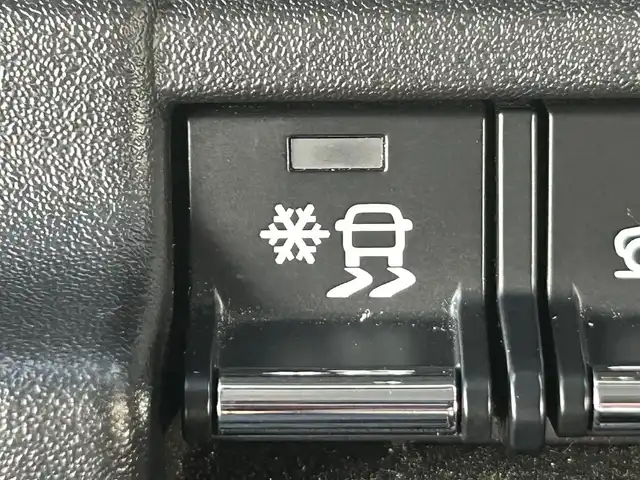 スズキ ハスラー HYBRID X ターボ 岡山県 2020(令2)年 7.5万km ブルーイッシュブラックパール3 登録時走行距離74784km/純正9インチナビ/フルセグTV(AM.FM.CD.DVD.TV.BT)/全方位カメラ/４WD/ETC/ドライブレコーダー/シートヒーター/クリアランスソナー/衝突軽減ブレーキ/横滑り防止装置/クルーズコントロール(追従走行あり)/車線逸脱警報（レーンキープアシスト）/ダウンヒルアシスト/オートライト/アイドリングストップ/15インチ純正AW/純正フロアカバー/保証書/取扱説明書