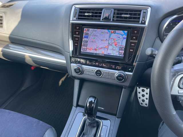 スバル アウトバック リミテッド スマートED 青森県 2016(平28)年 9.1万km クリスタルホワイトP 4WD/純正8インチナビ・フルセグTV/CD・DVD・Bluetooth・SD・HDMI/バックカメラ/ハーフレザーシート/前席パワーシート/前後席シートヒーター/アイサイトver.3/アドバンスドセイフティパッケージ/衝突軽減ブレーキ/追従クルーズコントロール/アクティブレーンキープ/ブラインドスポットモニター/ハイビームアシスト/パドルシフト/前方ドライブレコーダー/サイド・カーテンエアバッグ/ビルトインETC/パドルシフト/LEDヘッドライト/フォグランプ/リアフォグランプ/純正18インチアルミ/ルーフレール