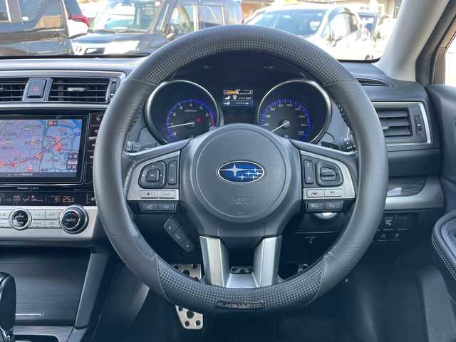 スバル アウトバック リミテッド スマートED 青森県 2016(平28)年 9.1万km クリスタルホワイトP 4WD/純正8インチナビ・フルセグTV/CD・DVD・Bluetooth・SD・HDMI/バックカメラ/ハーフレザーシート/前席パワーシート/前後席シートヒーター/アイサイトver.3/アドバンスドセイフティパッケージ/衝突軽減ブレーキ/追従クルーズコントロール/アクティブレーンキープ/ブラインドスポットモニター/ハイビームアシスト/パドルシフト/前方ドライブレコーダー/サイド・カーテンエアバッグ/ビルトインETC/パドルシフト/LEDヘッドライト/フォグランプ/リアフォグランプ/純正18インチアルミ/ルーフレール