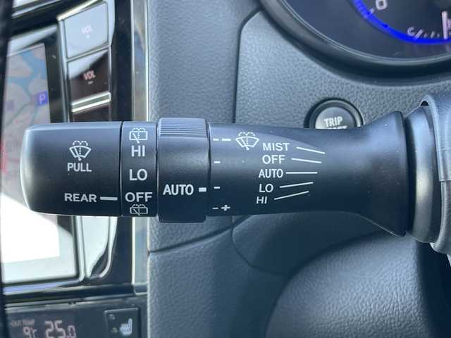 スバル アウトバック リミテッド スマートED 青森県 2016(平28)年 9.1万km クリスタルホワイトP 4WD/純正8インチナビ・フルセグTV/CD・DVD・Bluetooth・SD・HDMI/バックカメラ/ハーフレザーシート/前席パワーシート/前後席シートヒーター/アイサイトver.3/アドバンスドセイフティパッケージ/衝突軽減ブレーキ/追従クルーズコントロール/アクティブレーンキープ/ブラインドスポットモニター/ハイビームアシスト/パドルシフト/前方ドライブレコーダー/サイド・カーテンエアバッグ/ビルトインETC/パドルシフト/LEDヘッドライト/フォグランプ/リアフォグランプ/純正18インチアルミ/ルーフレール