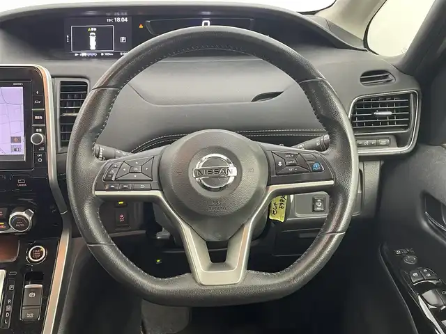 日産 セレナ ハイウェイスター G 埼玉県 2016(平28)年 5.1万km ダイヤモンドブラック 純正９インチナビ　フリップダウンモニター　アラウンドビューモニター　プロパイロット　ビルトインＥＴＣ　インテリジェントルームミラー　両側パワースライドドア　社外アルミ　ＬＥＤライト　地デジフルセグＴＶ