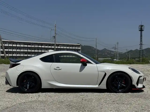 スバル ＢＲＺ S 兵庫県 2021(令3)年 1.4万km クリスタルホワイトP TC-4アドバンレーシング18インチAW/BLITZ車高調/BLITZニュルスペックマフラー/STIフロントアンダースポイラー/HKSカーボンダックテールスポイラー/KENWOODナビ/バックカメラ/フルセグTV/LEDヘッドライト
