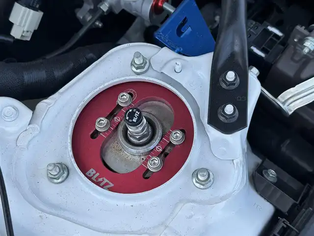 スバル ＢＲＺ S 兵庫県 2021(令3)年 1.4万km クリスタルホワイトP TC-4アドバンレーシング18インチAW/BLITZ車高調/BLITZニュルスペックマフラー/STIフロントアンダースポイラー/HKSカーボンダックテールスポイラー/KENWOODナビ/バックカメラ/フルセグTV/LEDヘッドライト