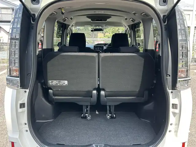 トヨタ ヴォクシー X 静岡県 2014(平26)年 5.5万km ホワイトパールクリスタルシャイン ユーザー買取車両/ALPINEナビ/（FM/CD/DVD/フルセグTV/BT）/ドライブレコーダー/ビルトインETC/フリップダウンモニター/片側パワースライドドア/バックカメラ/純正フロアマット/アイドリンクストップ/横滑り防止装置/保証書/記録簿/取扱説明書