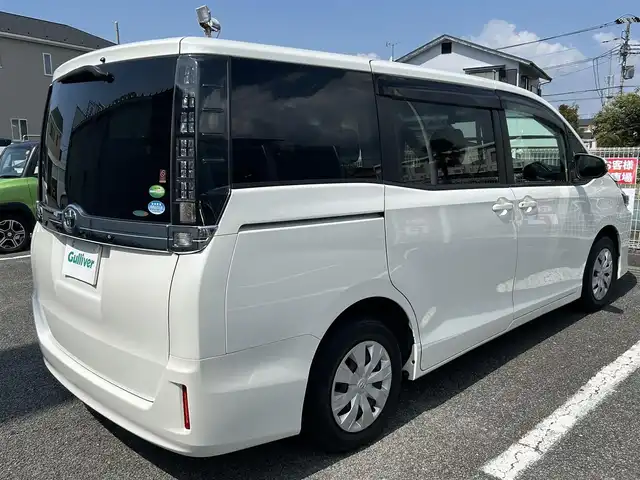 トヨタ ヴォクシー X 静岡県 2014(平26)年 5.5万km ホワイトパールクリスタルシャイン ユーザー買取車両/ALPINEナビ/（FM/CD/DVD/フルセグTV/BT）/ドライブレコーダー/ビルトインETC/フリップダウンモニター/片側パワースライドドア/バックカメラ/純正フロアマット/アイドリンクストップ/横滑り防止装置/保証書/記録簿/取扱説明書