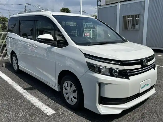 トヨタ ヴォクシー X 静岡県 2014(平26)年 5.5万km ホワイトパールクリスタルシャイン ユーザー買取車両/ALPINEナビ/（FM/CD/DVD/フルセグTV/BT）/ドライブレコーダー/ビルトインETC/フリップダウンモニター/片側パワースライドドア/バックカメラ/純正フロアマット/アイドリンクストップ/横滑り防止装置/保証書/記録簿/取扱説明書