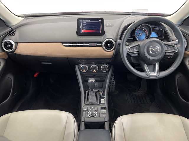 マツダ ＣＸ－３ 15S アーバンドレッサー 栃木県 2021(令3)年 5.5万km ソウルレッドプレミアムメタリック ワンオーナー/特別仕様車/純正ナビ/　（CD/DVD/フルセグTV/Bluetooth/USB）/BOSEサウンドシステム/マツダi-ACTIVSENSE/・アドバンストスマートシティブレーキサポート/・AT誤発進抑制制御/・レーンキープアシストシステム/・アダプティブLEDヘッドライト/・ブラインドスポットモニタリング/・リアクロストラフィックアラート/・ドライバーアテンションアラート/・マツダレーダークルーズコントロール/・360°ビューモニター＋フロントパーキングセンサー/・クルージング＆トラフィックサポート/・交通標識認識システム/ETC/前後ドライブレコーダー/前席シートヒーター/ステアリングヒーター/ヘッドアップディスプレイ/禁煙車/LEDヘッドライト/スマートキー/アイドリングストップ/純正AW/純正フロアマット/スマートキー/保証書/取扱説明書